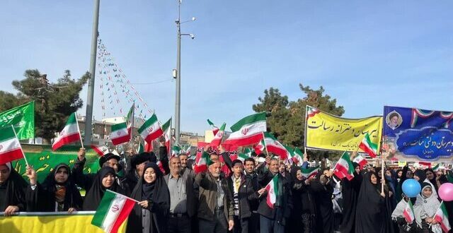 رئیسی در راهپیمایی ۲۲ بهمن: حضور پرشور مردم برای مسئولان، مسئولیت‌آور است