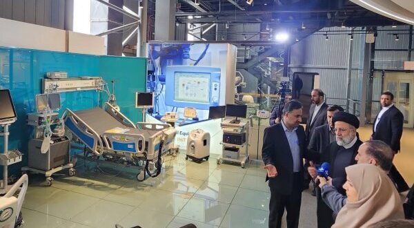 بازدید رئیسی از خانه نوآوری و فناوری ایران در محل نمایشگاه بین‌المللی تهران