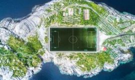 ببینید | نروژ؛ احداث زمین فوتبالی وسط جزیره