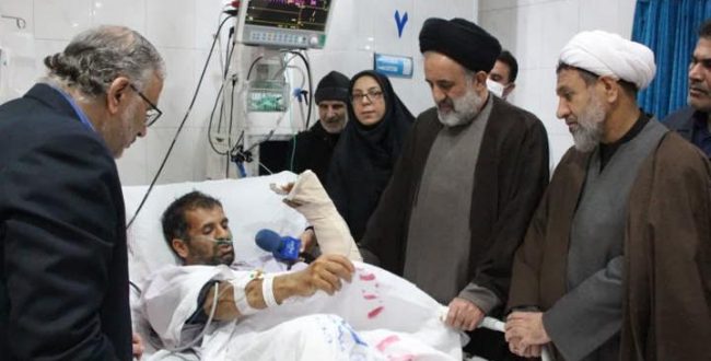 بازدید نماینده مقام معظم رهبری از بیمارستان تأمین‌اجتماعی پیامبر اعظم (ص) و عیادت از مجروحان حادثه تروریستی کرمان