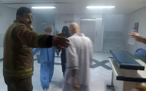 مهار آتش در یک مرکز درمانی در خیابان حافظ
