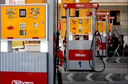 صف‌های طولانی بنزین در زاهدان