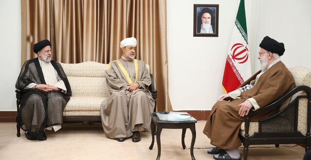 رهبر انقلاب اسلامی در دیدار سلطان عمان: از روابط با مصر استقبال می‌کنیم/ گسترش روابط ایران و عمان به نفع هر دو کشور است