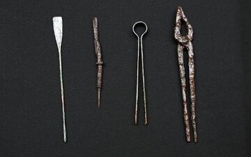 کشف گور ترسناک ۲۰۰۰ ساله پزشک رومی و ابزارهای آن!